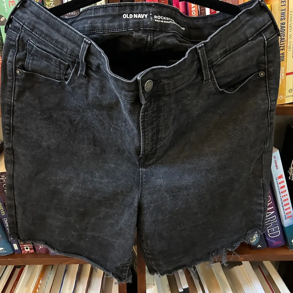 Old Navy Women's Dark Gray Jean Shorts - Picture 1 of 2